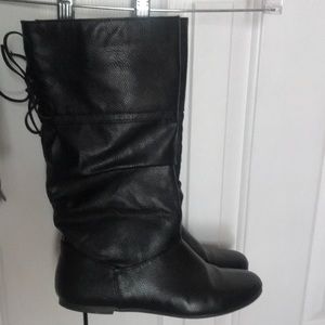 Gently used black boots